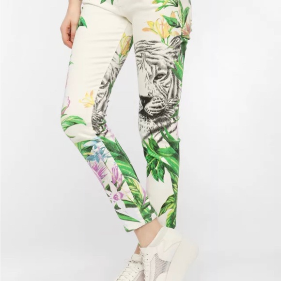 BLANKNYC Jungle Jeans - Picture 2 of 8